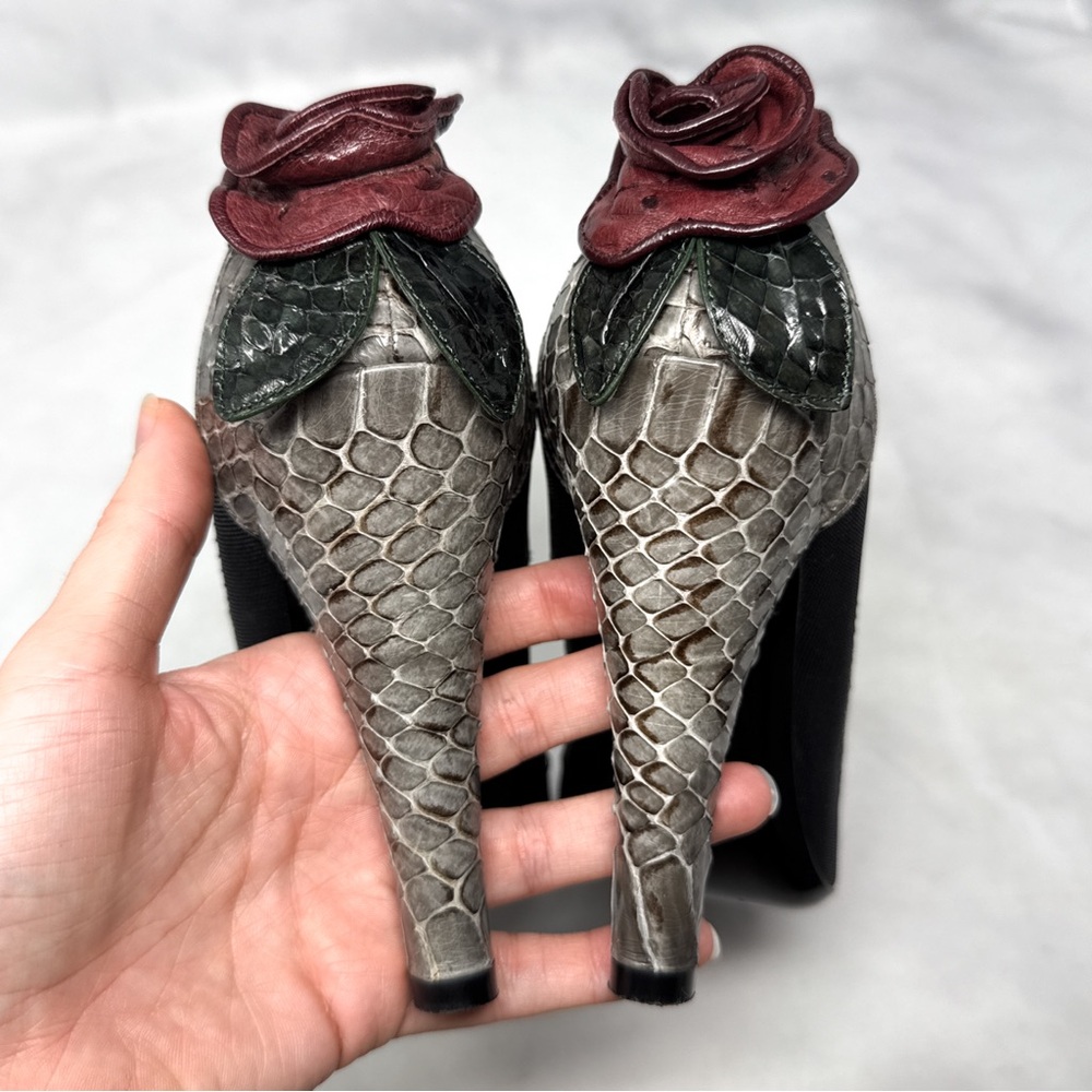 Marc Jacobs Vintage Y2K Leather Rose Rosette Flower Pump Heels Black Gothic 39.5 - Picture 10 of 16